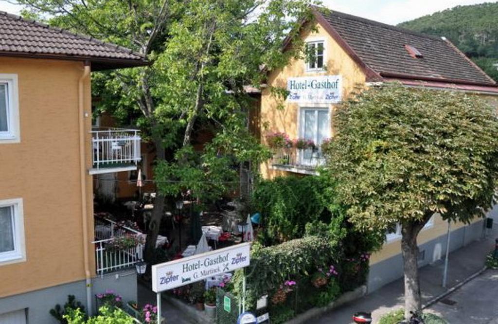 Hotel-Gasthof Martinek Baden Exteriör bild
